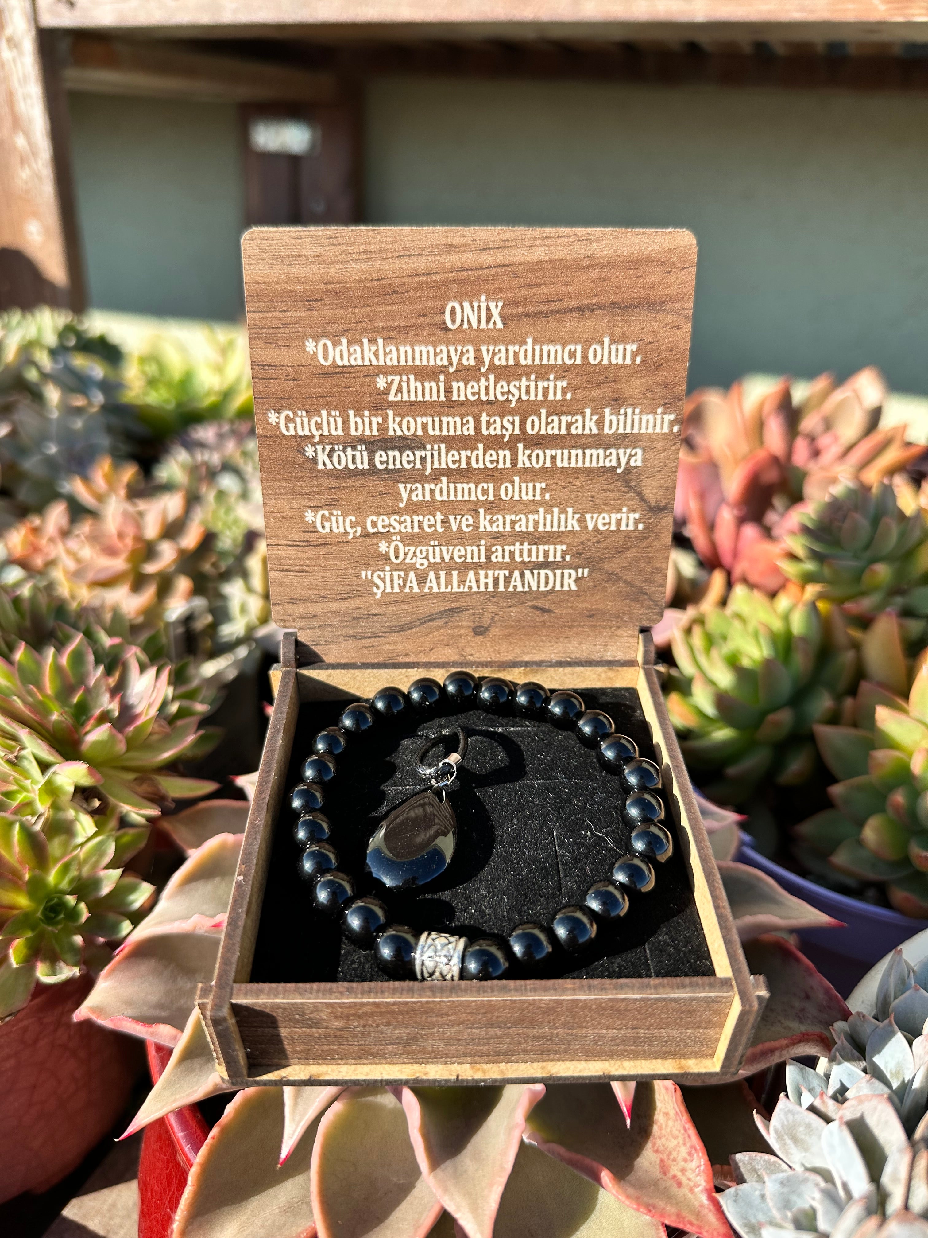 Oniks doğal taş bileklik – siyah taşlardan güç ve koruma enerjisi sunan bileklik
