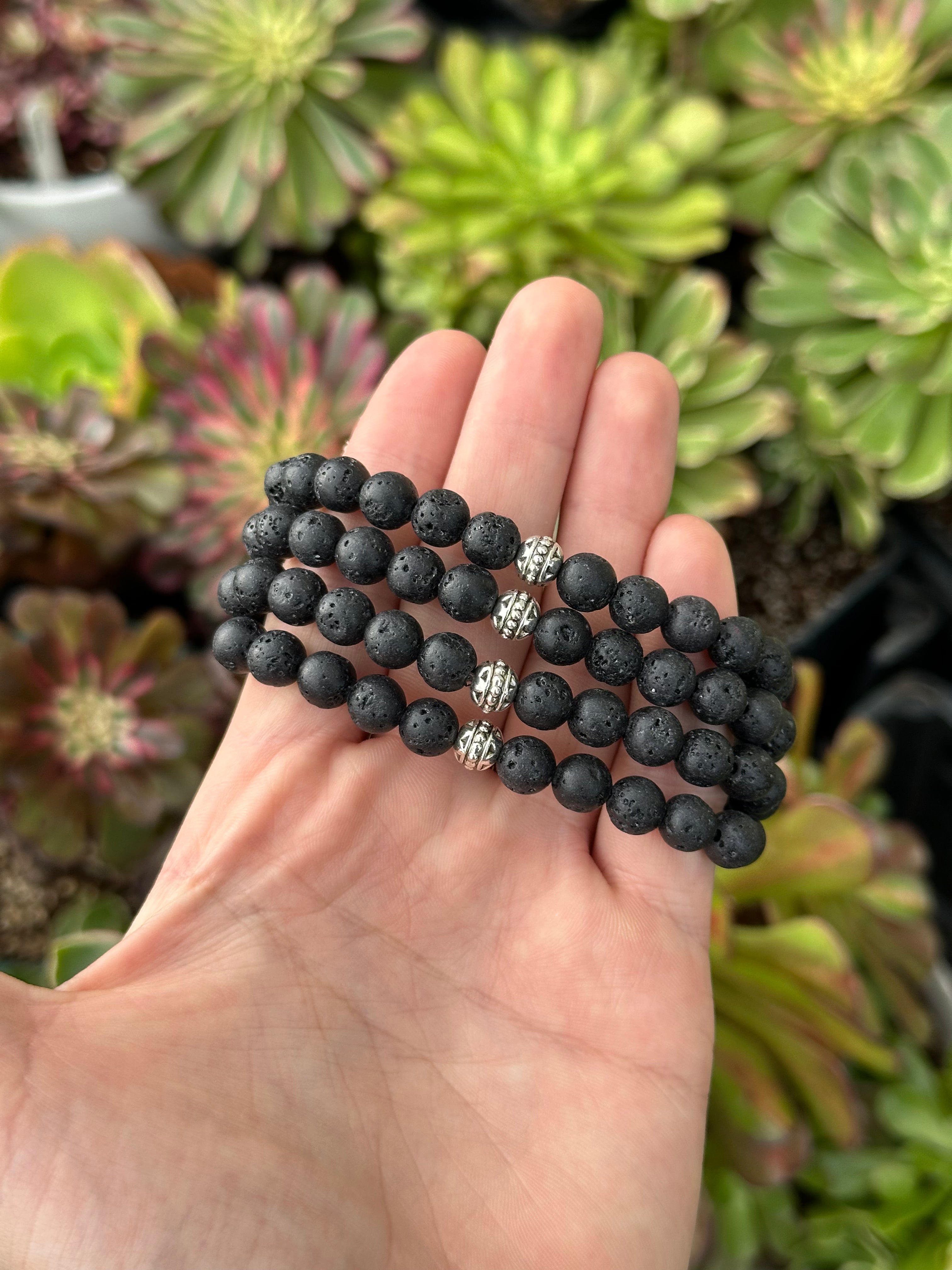 Doğal lav taşı bileklik – mat siyah volkanik taşlardan oluşan enerji dengeleyici unisex bileklik